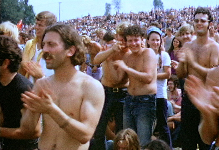 Foule au festival de Woodstock, 1969. Photo Derek Redmond et Paul Campbell, CC BY-SA 2.5.